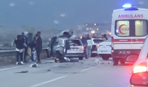 Ankara'da zincirleme kaza; 1 ölü, 11 yaralı