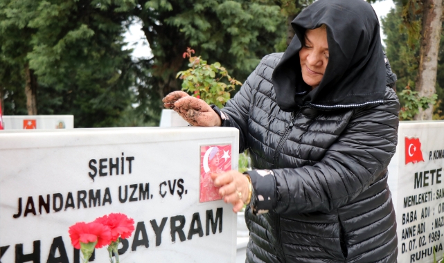 Arefe günü şehitlikte hüzün hakim