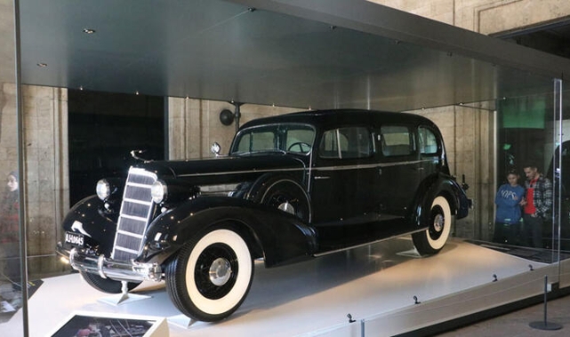 Atatürk'ün otomobiline Anıtkabir'de özel koruma