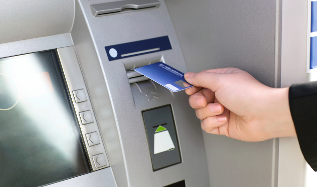 ATM'ye kartını kaptıranlar dikkat