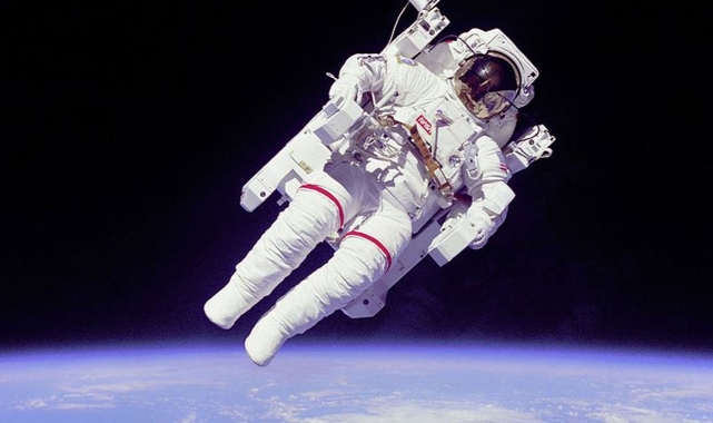 Ay'ın etrafında yolculuk yapacak astronotlar açıklandı