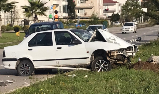 Aydınlatma direğine çarptı: 1 yaralı