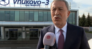 Bakan Akar: "Suriyelilerin dönüşünü amaçladığımızı paylaştık"