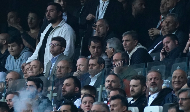 Bakan Kasapoğlu derbiyi takip etti
