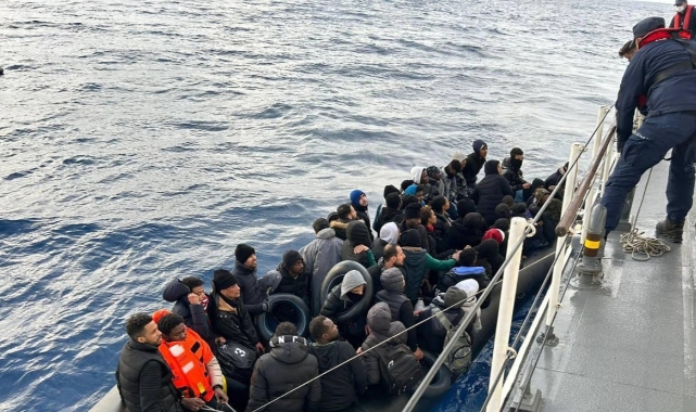 Balıkesir'de 55 düzensiz göçmen kurtarıldı