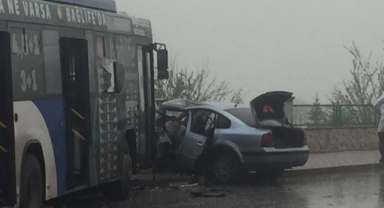 Başkent’te halk otobüsü ile otomobil çarpıştı: 1 ölü