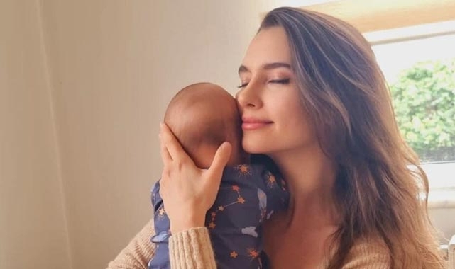 Bebeğiyle olan pozuna binlerce beğeni yağdı