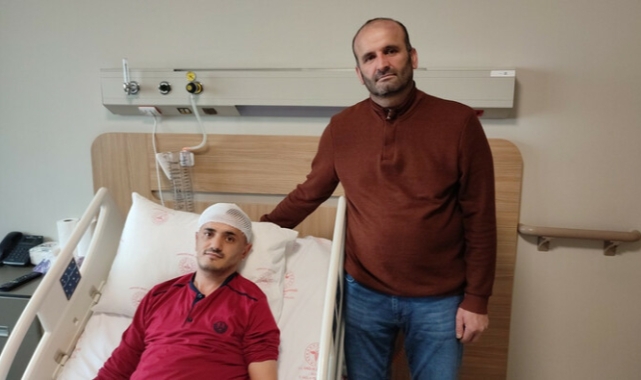 Bilinci açıkken beyin tümörü ameliyatı yapıldı
