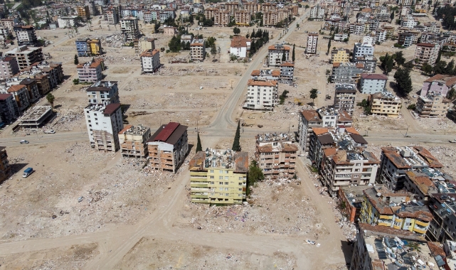 Binalar yerini meydanlara bıraktı