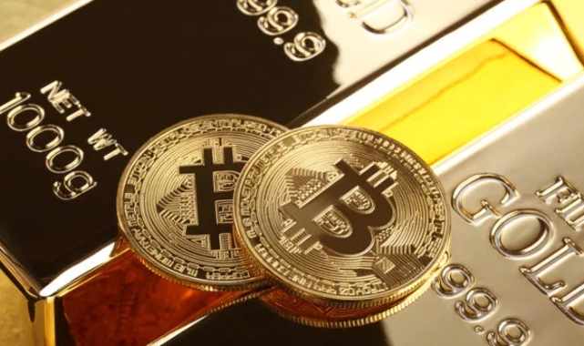 Bitcoin 10 ayın zirvesinde