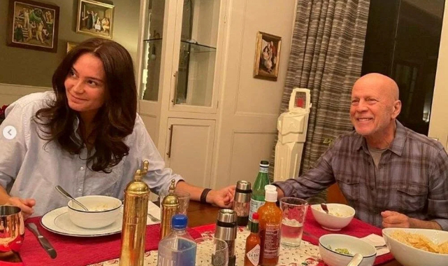 Bruce Willis dede oldu