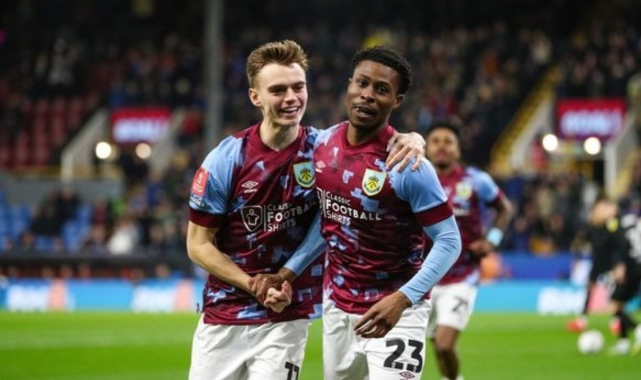 Burnley yeniden Premier Lig'e yükseldi