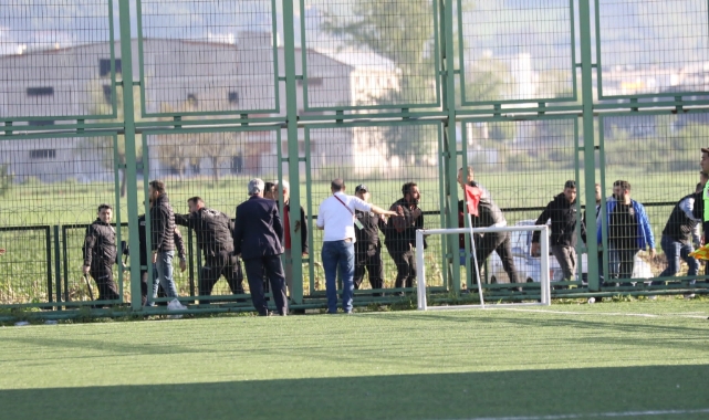 Bursa'da Amatör ligde taraftarlar birbirine girdi