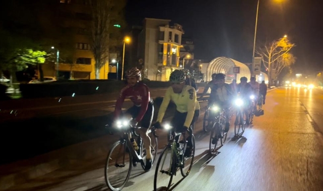 Bursa'da bisiklet tutkunları Uludağ’a pedal çevirdi