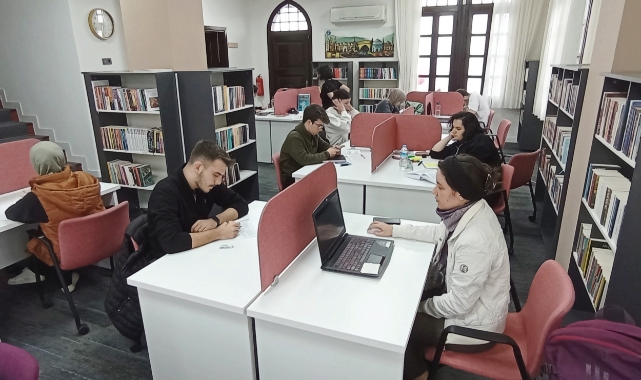 Bursa'da deniz manzarası eşliğinde ders çalışma imkanı