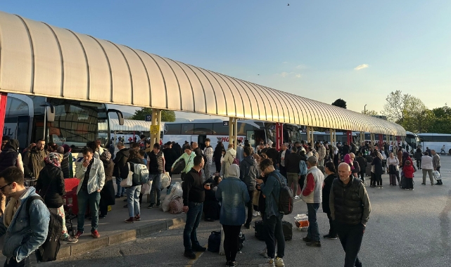 Bursa'da dönüş yoğunluğu! Terminal tıklım tıklım
