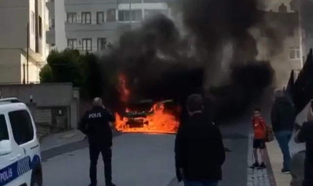 Bursa'da hafif ticari araç alevlere teslim oldu