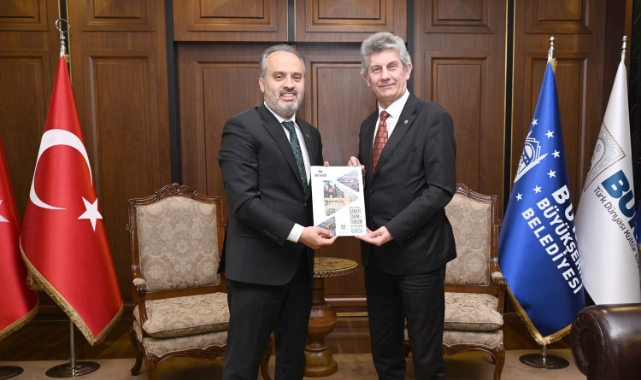 Bursa vizyonu çalışması Başkan Aktaş’a sunuldu