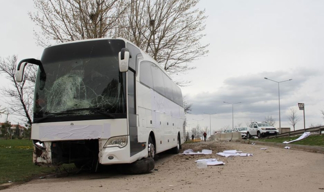 Bursa yolunda otobüs yoldan çıktı! 17 yaralı