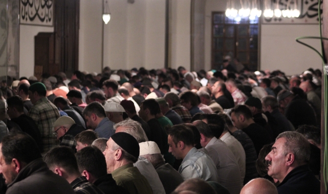 Bursalılar Ulu Cami’ye akın etti