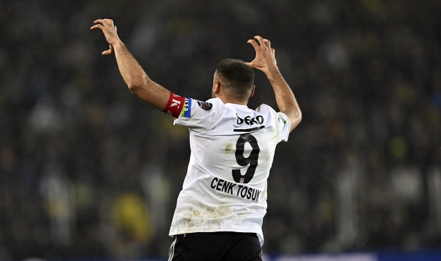 Cenk Tosun'un sözleşmesi otomatik olarak uzadı