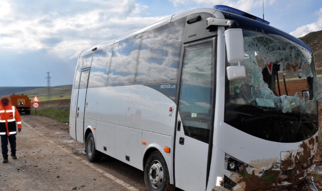 Cezaevi aracı şarampole devrildi! Ölü ve yaralılar var