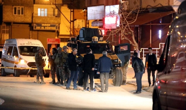 "Çöp atma" kavgasında biri polis iki kişi hayatını kaybetti