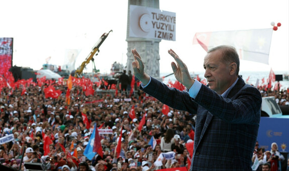 Cumhurbaşkanı Erdoğan: "Bu öyle bir masa ki, 7 ayağı birbirine dolaştı"