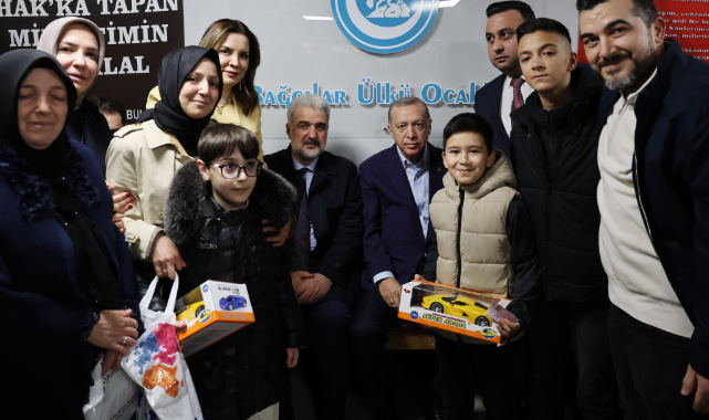 Cumhurbaşkanı Erdoğan'dan, Bağcılar Ülkü Ocakları'na ziyaret