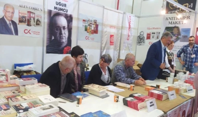Cumhuriyet yazarları okurlarıyla buluştu