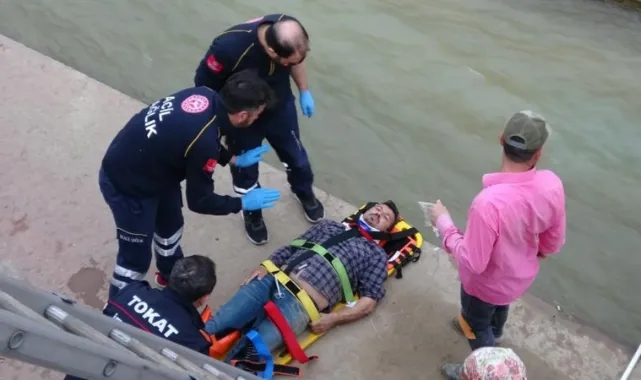 Dengesini kaybedip gezindiği kanala düştü