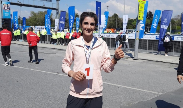 Depreme kampta yakalanan Yayla Gönen yarı maratonda birinci