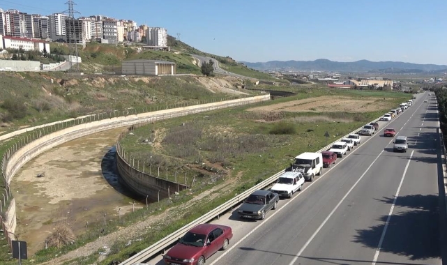 Depremzedelere günlük 500 ton odun desteği