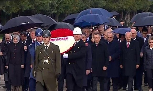 Devlet erkanı Ata'nın huzurunda