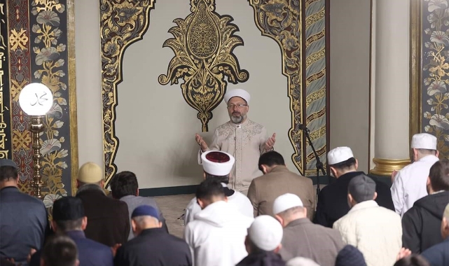 Diyanet İşleri Başkanı Erbaş Ulu Camii'de namaz kıldırdı