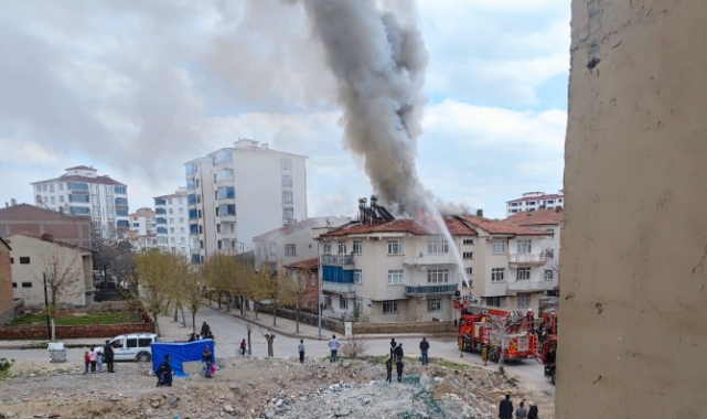 Elazığ'da korkutan çatı yangını