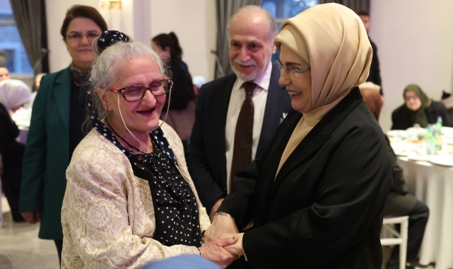Emine Erdoğan, Darülaceze sakinleriyle iftarda buluştu