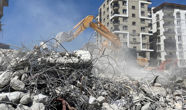 Enkaz kaldırma çalışmalarında son durum