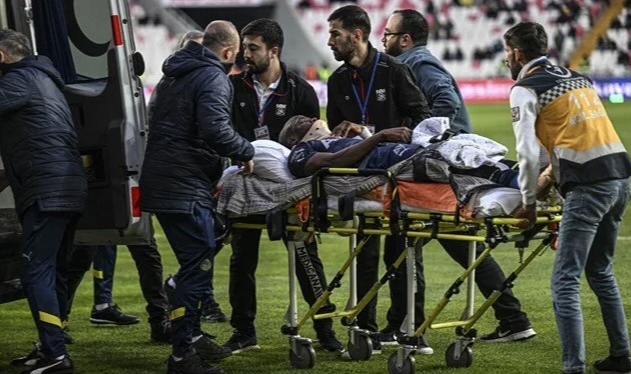 Enner Valencia için ambulans çağrıldı