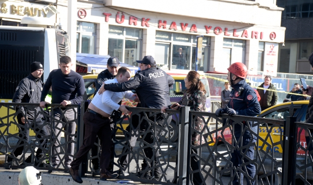 Eski polis "Savaşı durdurun" diyerek canına kıymaya kalktı
