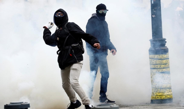 Fransa’da emeklilik protestoları devam ediyor
