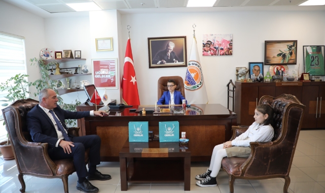 Gemlik’te Belediye Başkanlığı Pınar ve Eymen’e emanet