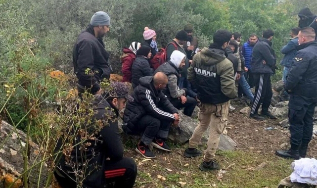 Göçmenler ''Yunanistan'' diye ''Küçükada''ya bırakıldı