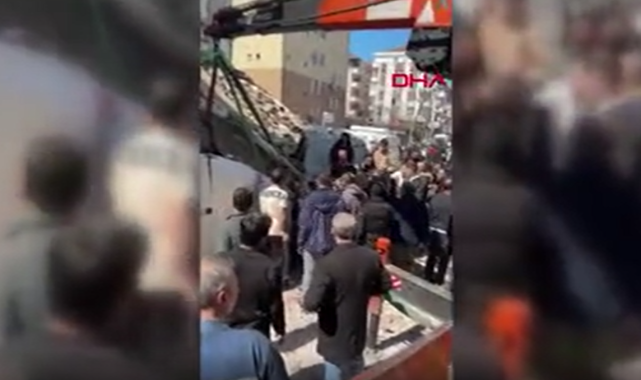 İstanbul'da metruk binada çökme