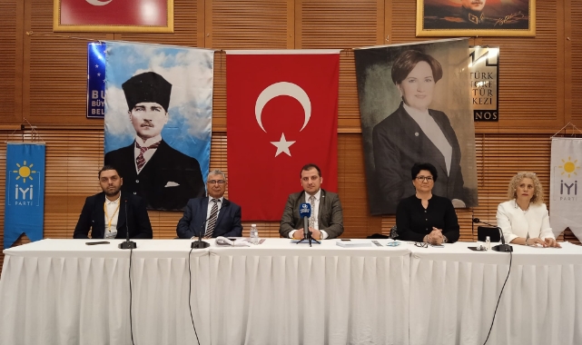 İYİ Partililer sandık başında