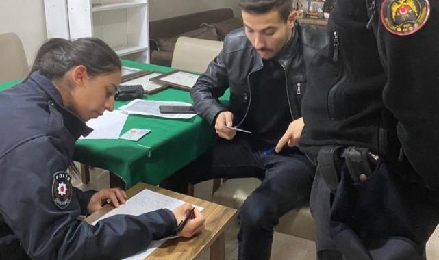 İzmir'de okulların çevresinde denetimler sürüyor
