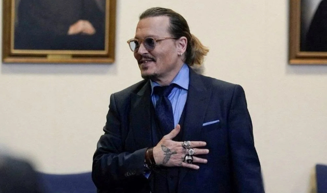 Johnny Depp'in filmine Cannes'da gala