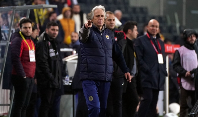 Jorge Jesus tribünlere kızdı