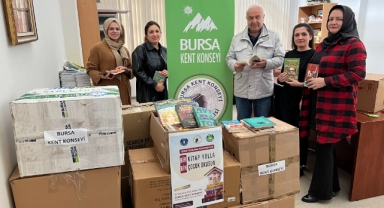 Kadın Meclisi’nden deprem bölgesindeki çocuklara kitap yardımı
