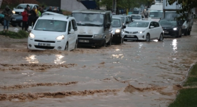 Kahramanmaraş’ta sağanak ve dolu etkili oldu